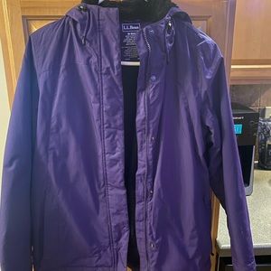 L.L. Bean women’s purple fleece lined hooded Winter jacket coat size medium
